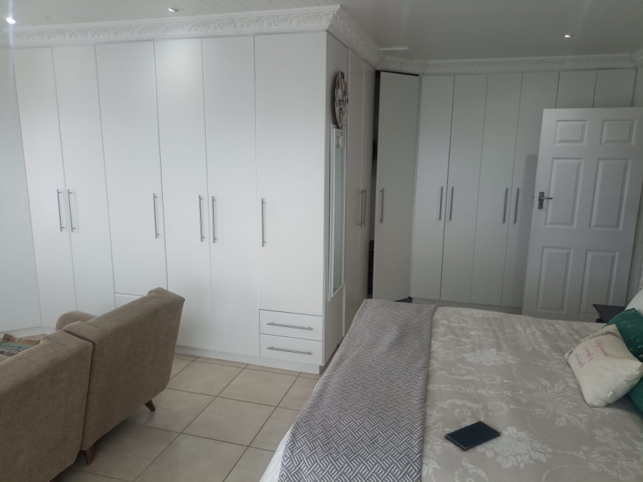 5 Bedroom Property for Sale in Mossel Bay Ext 13 Western Cape